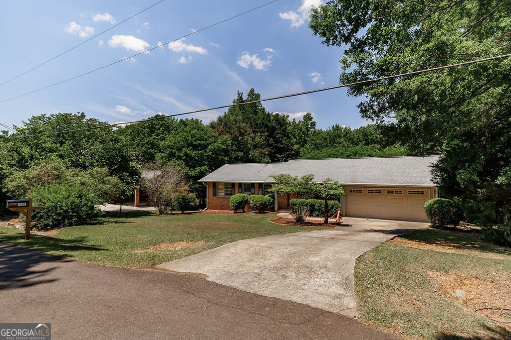1141 Tuxedo LN
