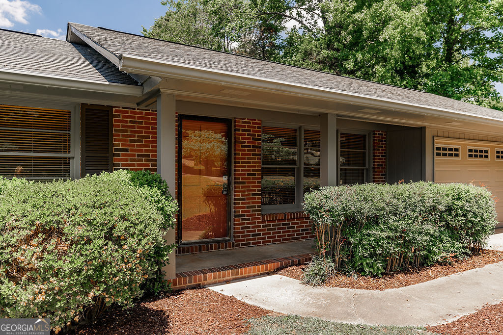 1141 Tuxedo LN