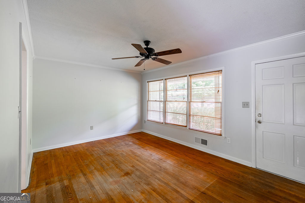 1141 Tuxedo LN