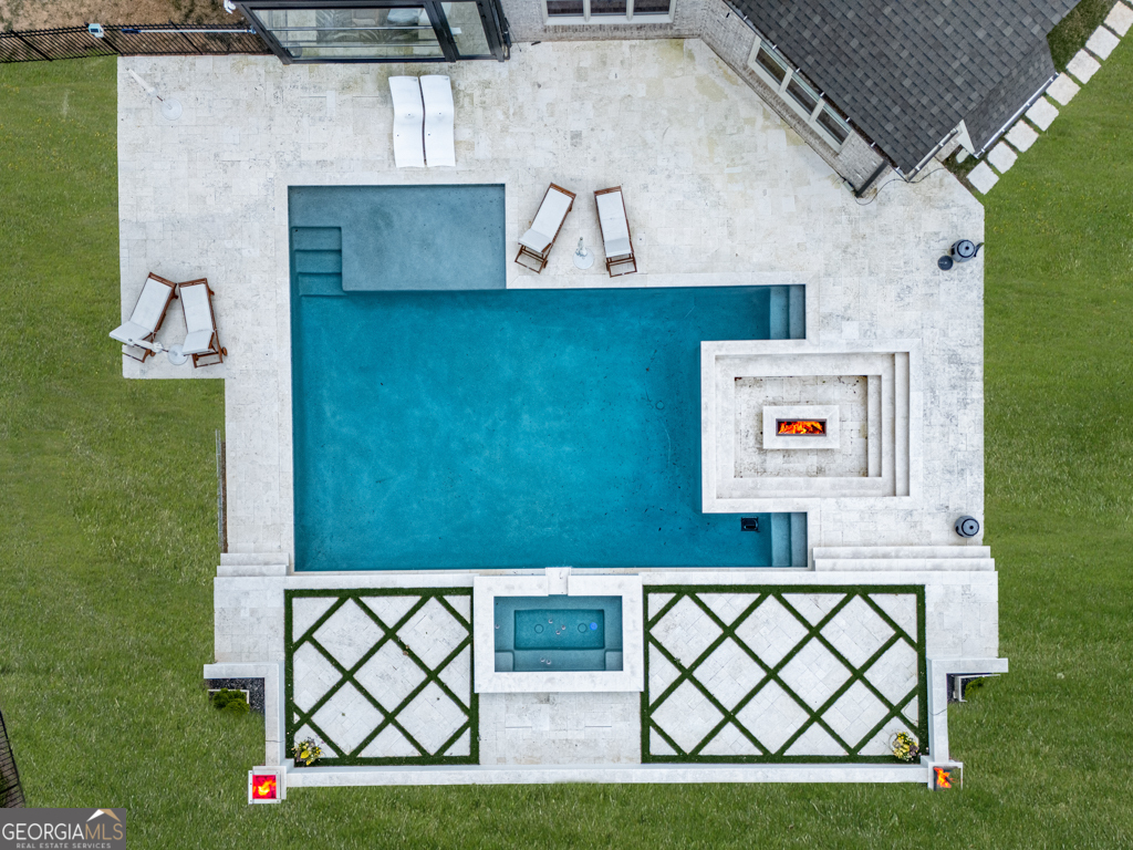 2535 Lake View CT