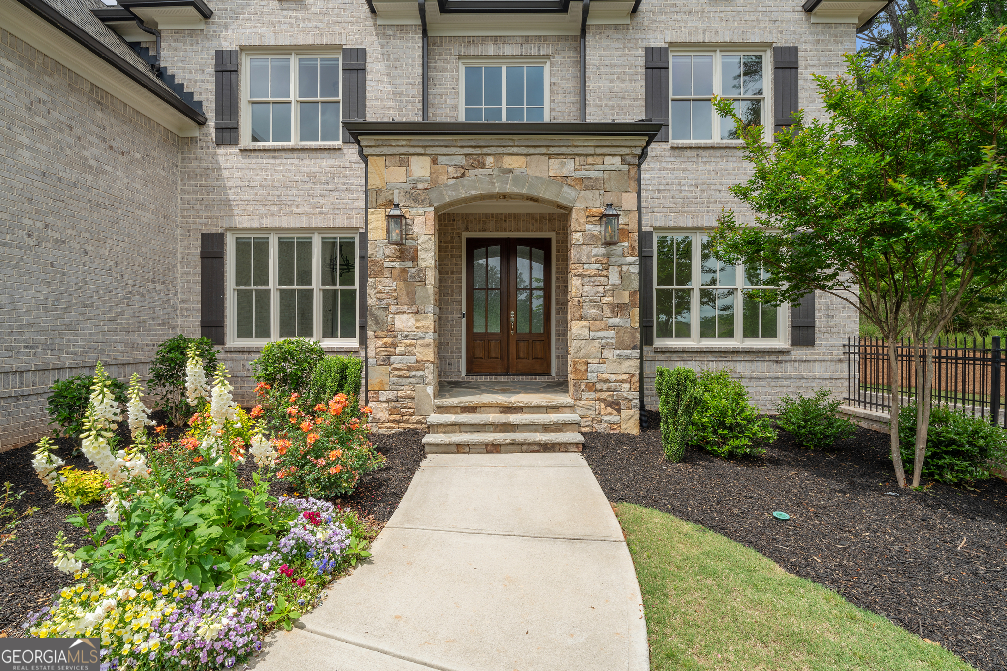 2535 Lake View CT