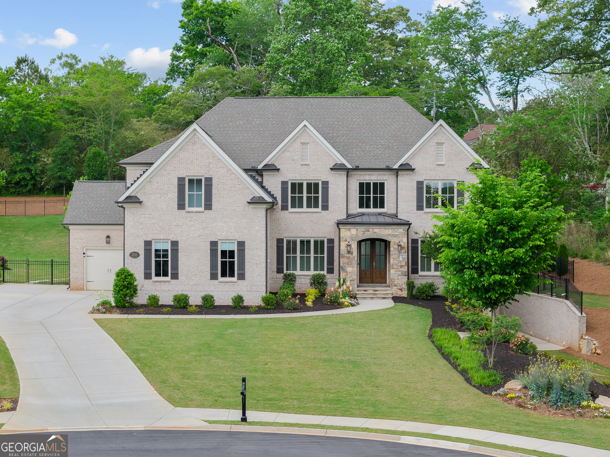 2535 Lake View CT