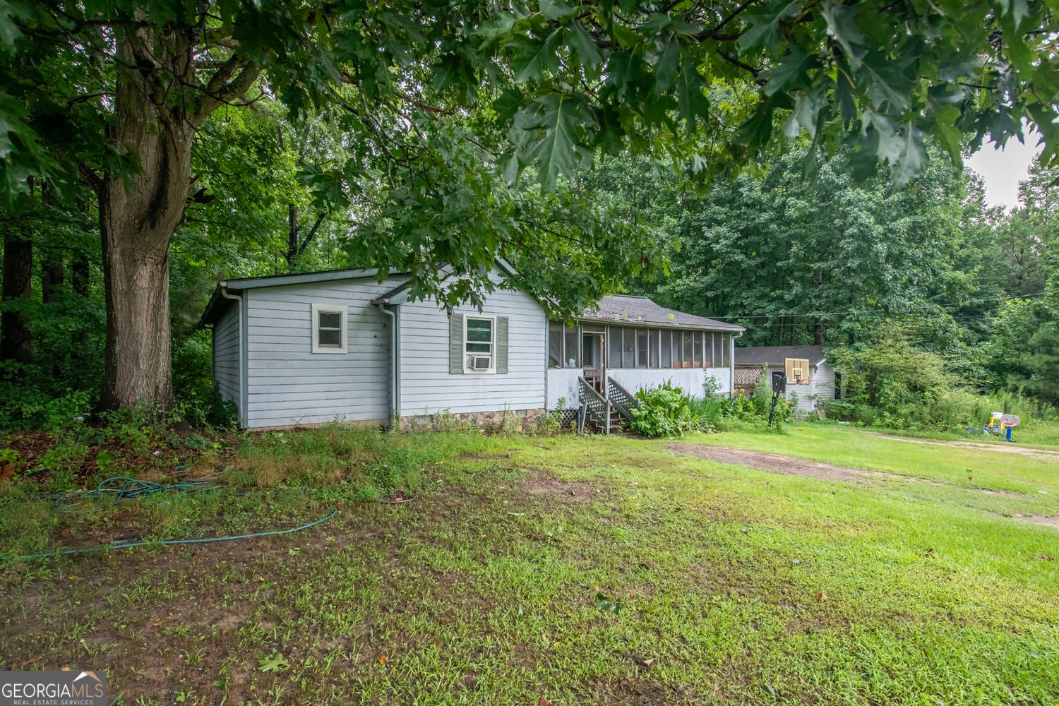 136 White Rose LN