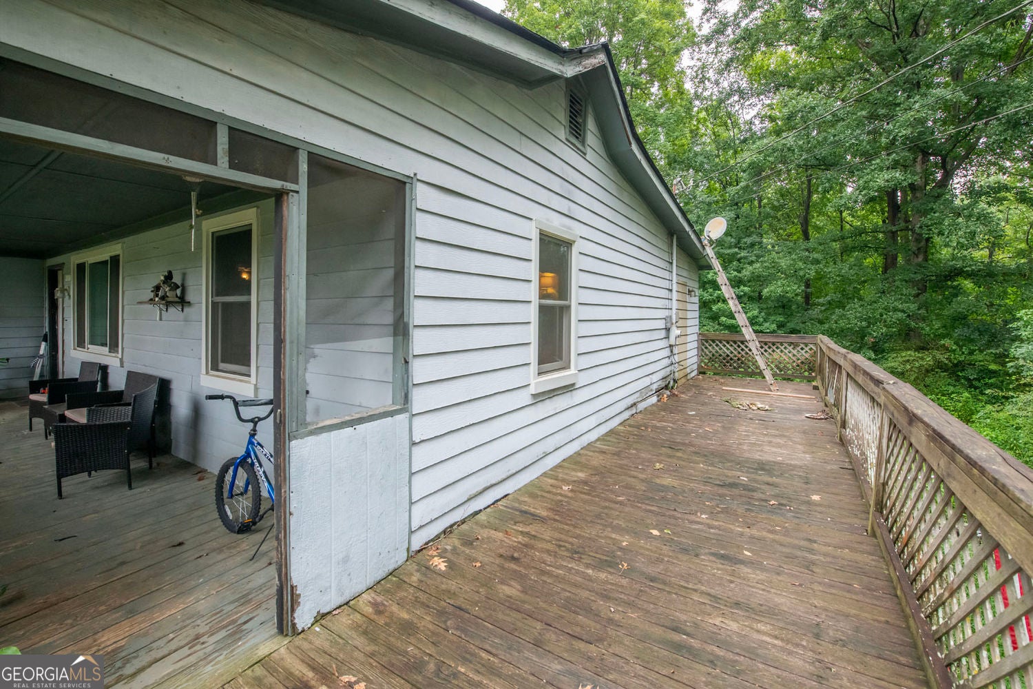 136 White Rose LN