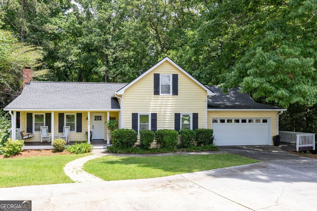 Photo of 184 Lake Somerset Drive NW, Marietta, GA 30064 (MLS # 10764255)