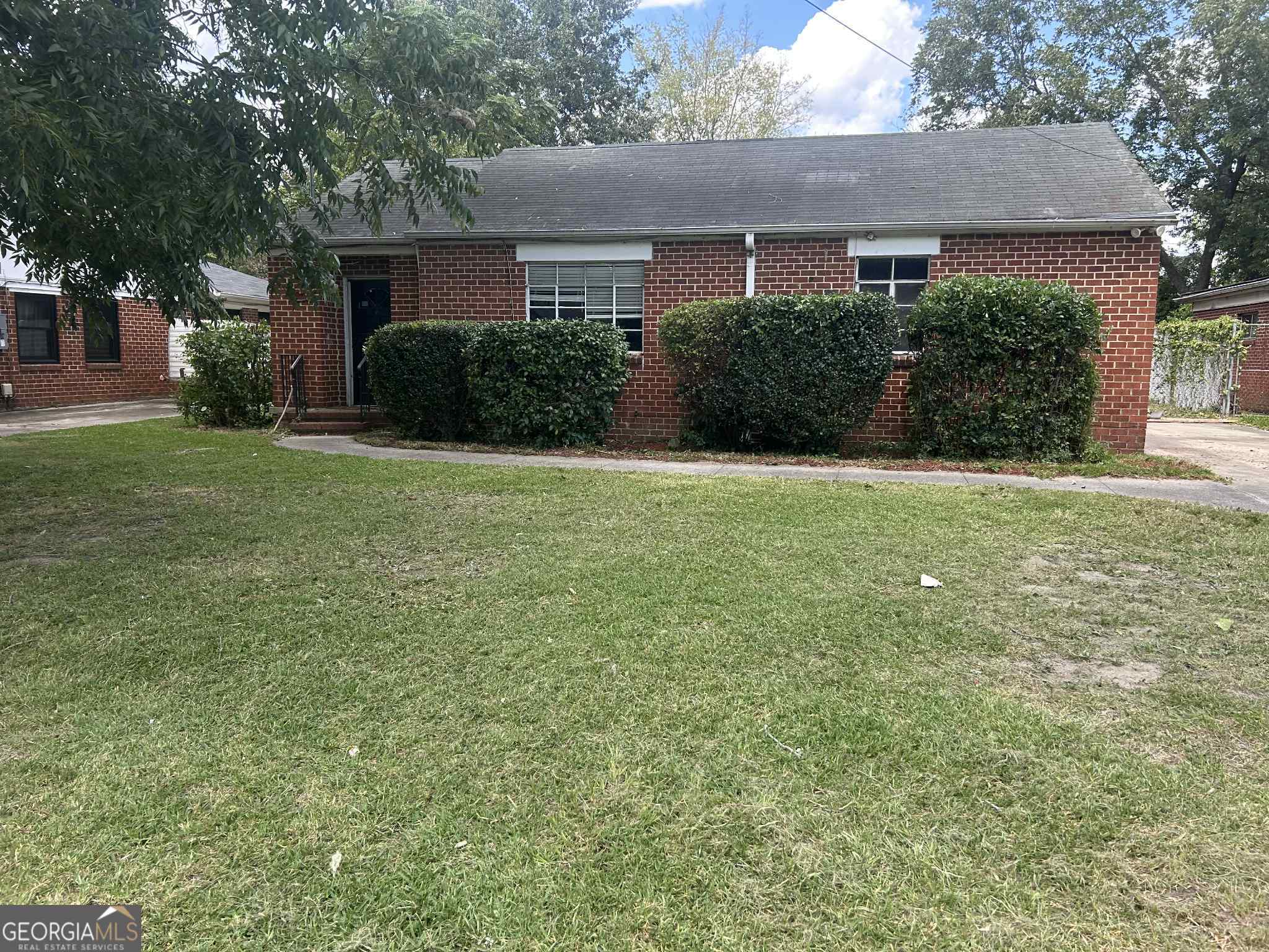 This 3 bed 2 bath home has been newly renovated/updated. Plenty of space for comfortable living. Private backyard.
