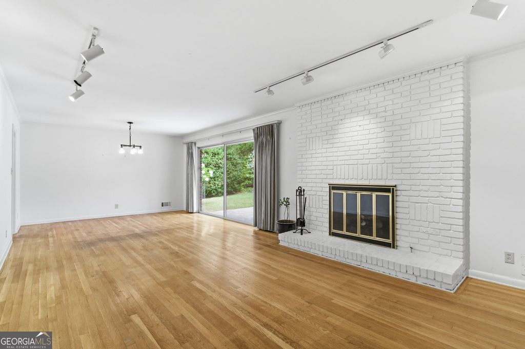 Photo of 955 Vistavia Circle, Decatur, GA 30033 (MLS # 10754598)