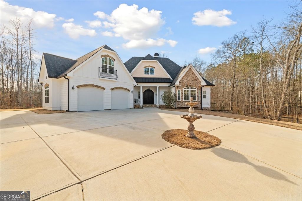 Photo of 656 Paynes Lake Road, Carrollton, GA 30116 (MLS # 10686435)