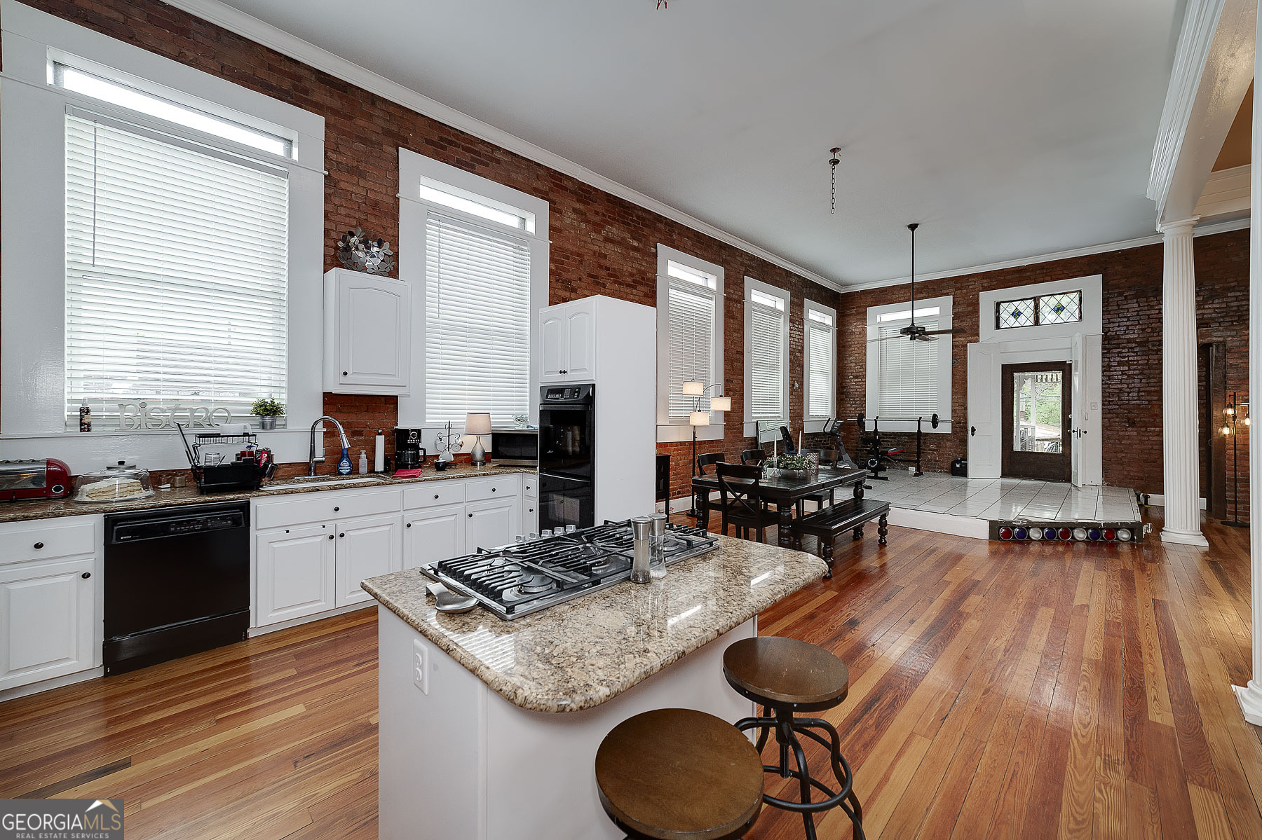 113 N Jefferson AVE