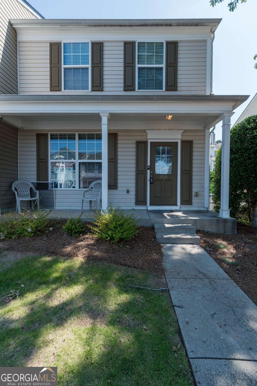 ASK about our specials. $100 off for 6 months with on-time payments. $100 off for 12 months with a 2 year lease and on-time payments. Located in the heart of Alpharetta it comes with 2 spacious bedrooms, 2.5 baths, large living room area, modern kitchen with stainless steel appliances and a private back patio. Resident Benefit Package included. Act fast wont last long.