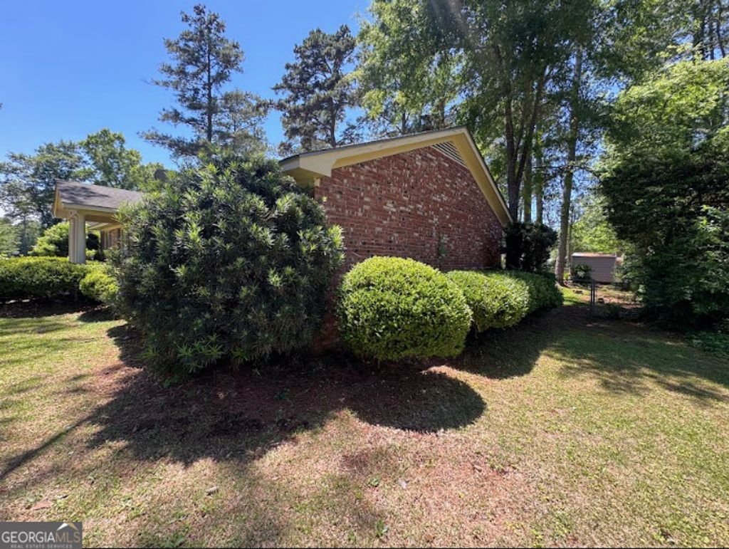 Photo of 427 Meadowlark Drive, Albany, GA 31707 (MLS # 10756816)