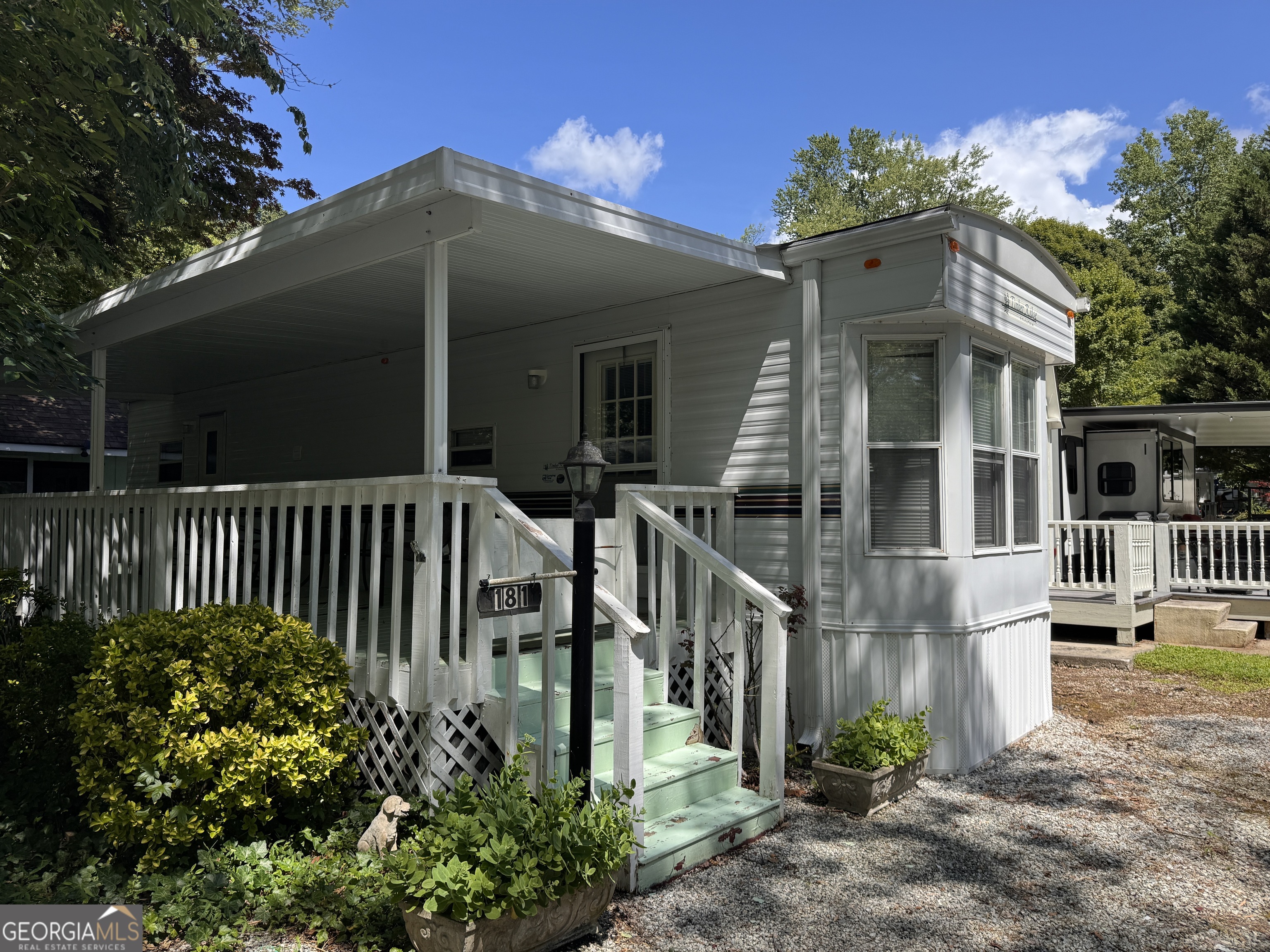 181 Creekview DR