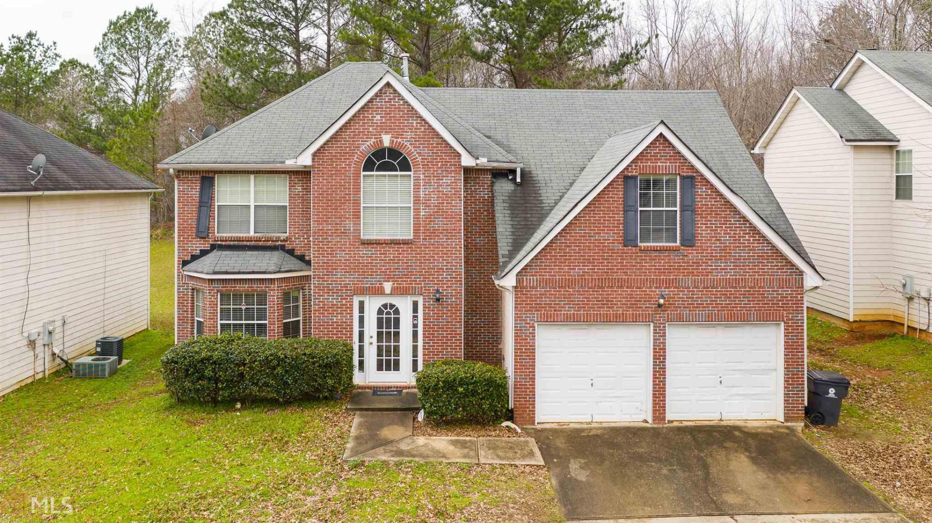 South Fulton Investor Special! In an established South Fulton swim & tennis community and highly sought-after schools, this spacious home has loads of potential, equity & just needs some TLC. Home has a formal living room, dining room spacious kitchen, family room & half-bath on the main level. The oversized master bedroom has a fireplace & sitting area. The master bathroom houses a water closet, double vanity, separate tub and shower and walk-in closet. The secondary bedrooms and bathroom are also spacious. Priced to sell & sold as-is...this home will not last long!