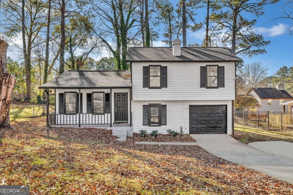 Photo of 3959 Wood Path Drive, Stone Mountain, GA 30083 (MLS # 10761382)