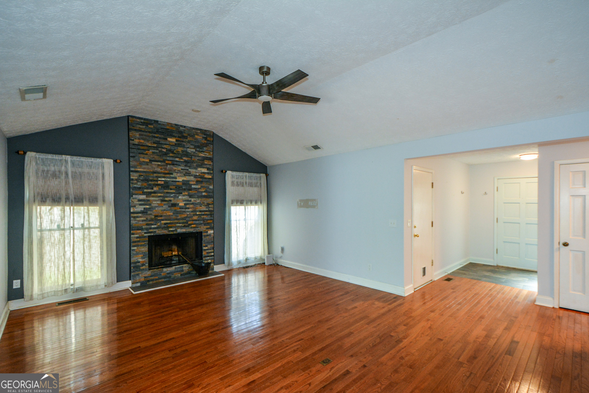 1113 Capital Club CIR NE