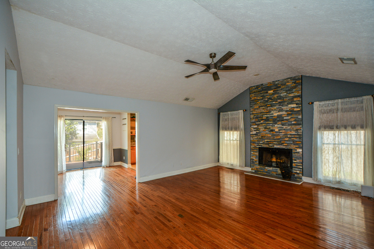 1113 Capital Club CIR NE