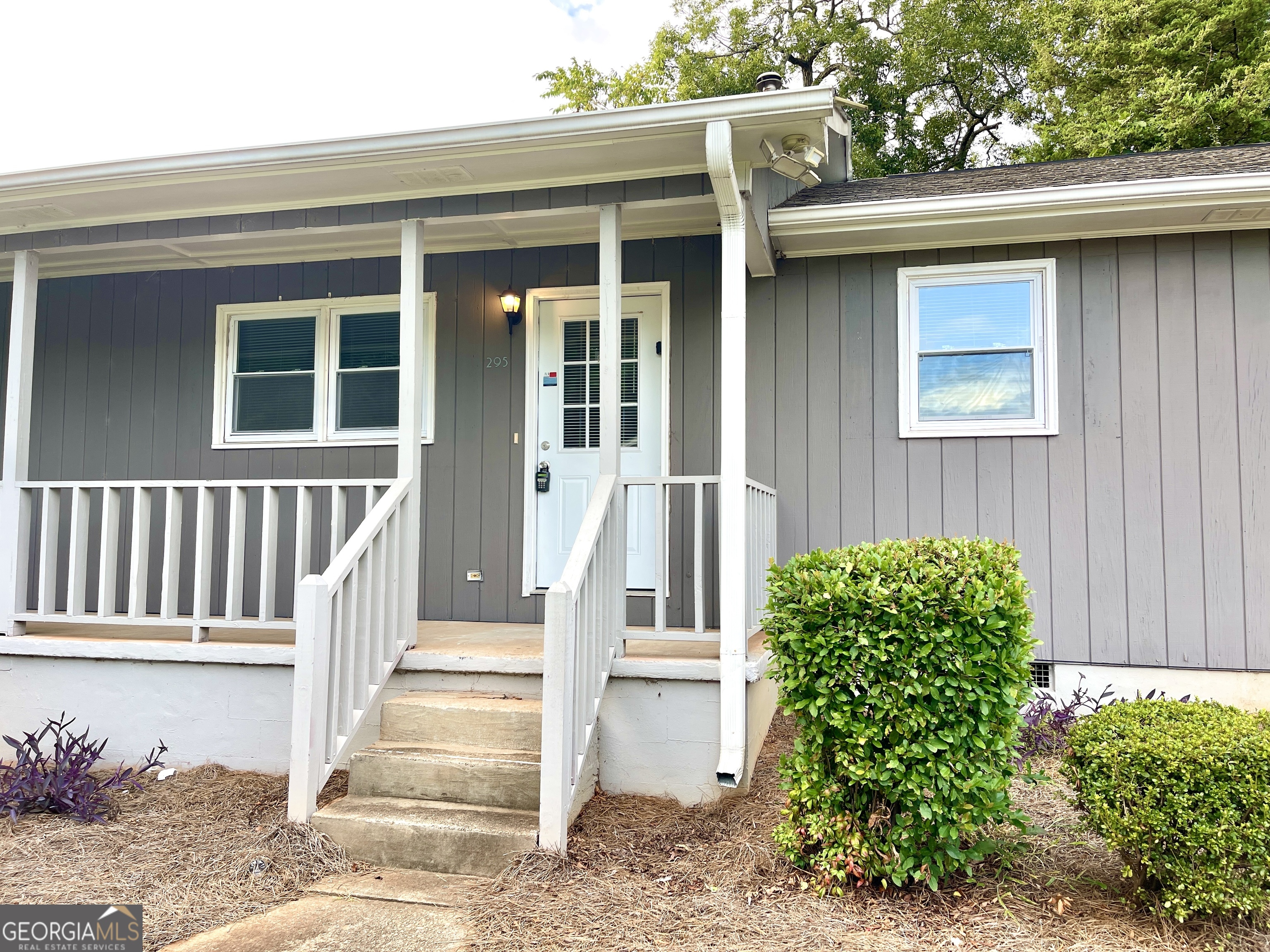 Welcome to this charming 2-bedroom, 1-bathroom home located in the vibrant community of McDonough, GA. This home boasts an open concept design that allows for seamless flow between spaces, perfect for entertaining or simply enjoying a relaxed lifestyle. The abundance of natural light streaming in through the windows enhances the warmth of the hardwood floors, creating a cozy and inviting atmosphere. The kitchen is a chef's dream with plenty of cabinets for storage and modern appliances that will make meal preparation a breeze. The home also features a convenient laundry closet, equipped with a washer and dryer, making laundry day less of a chore. Experience the perfect blend of comfort and convenience in this beautiful McDonough home. Enrolled in the Resident Benefits Package (RBP) for $35/month which includes liability insurance, credit building to help boost the resident's credit score with timely rent payments, HVAC air filter delivery (for applicable properties), our best-in-class resident rewards program, and much more! More details upon application.