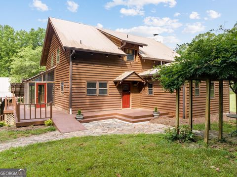 A home in Murrayville