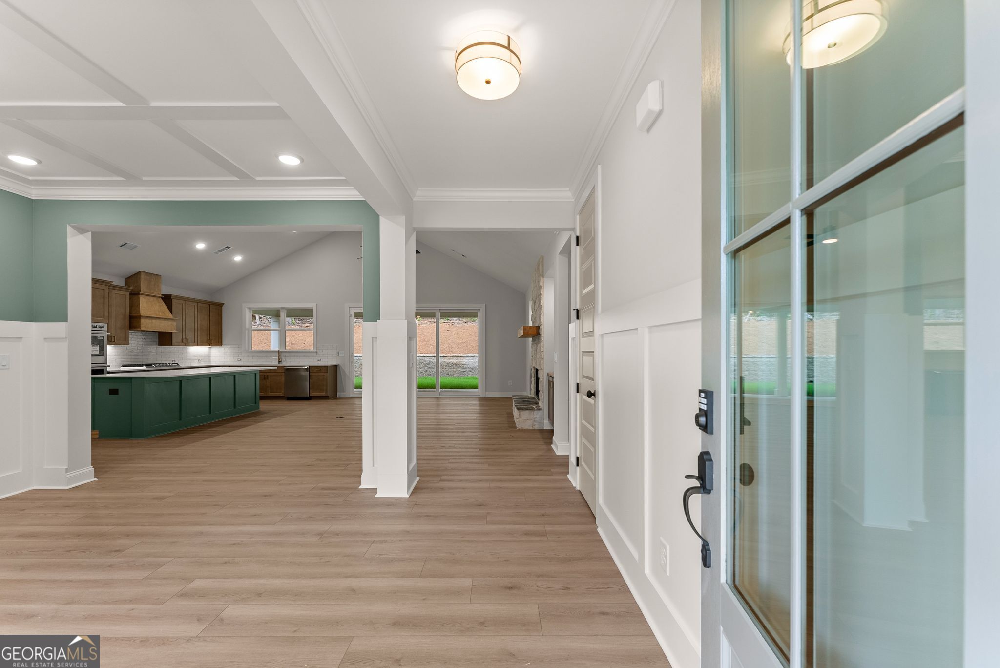 708 Plum LN