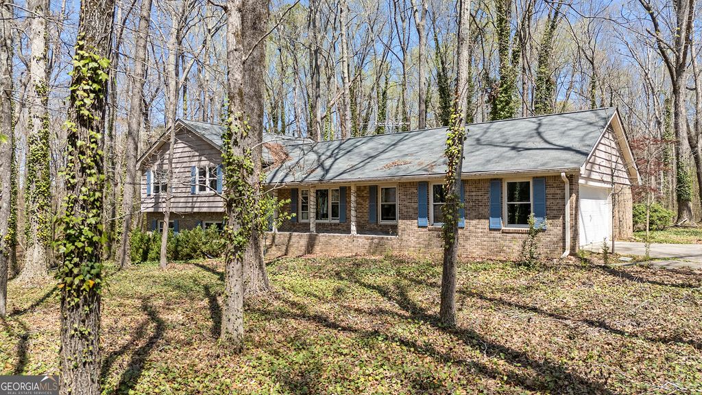 Photo of 1050 Skyline Drive, Covington, GA 30014 (MLS # 10661714)