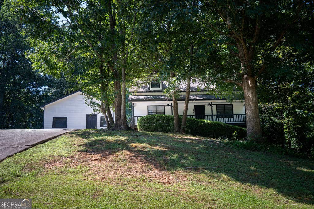 Photo of 615 Brooks St, Dallas, GA 30157 (MLS # 10830989)