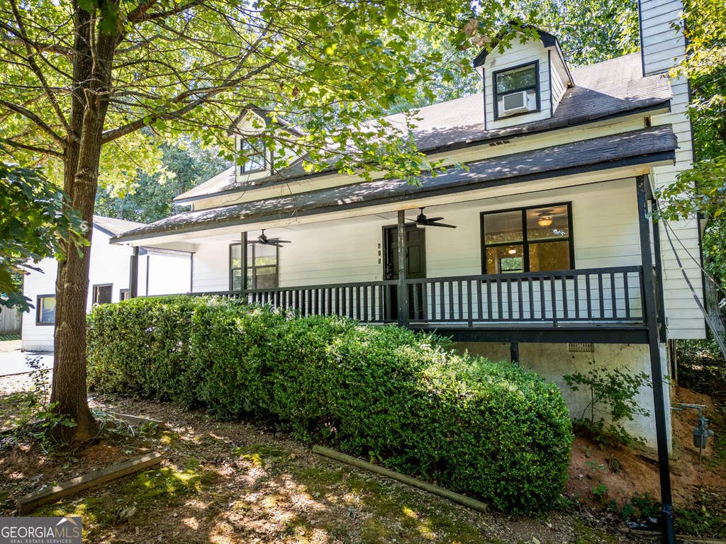 Photo of 615 Brooks St, Dallas, GA 30157 (MLS # 10830989)