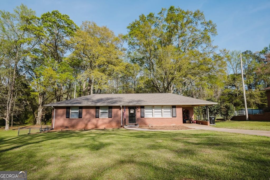 Photo of 222 Redbud Drive, Barnesville, GA 30204 (MLS # 10717973)