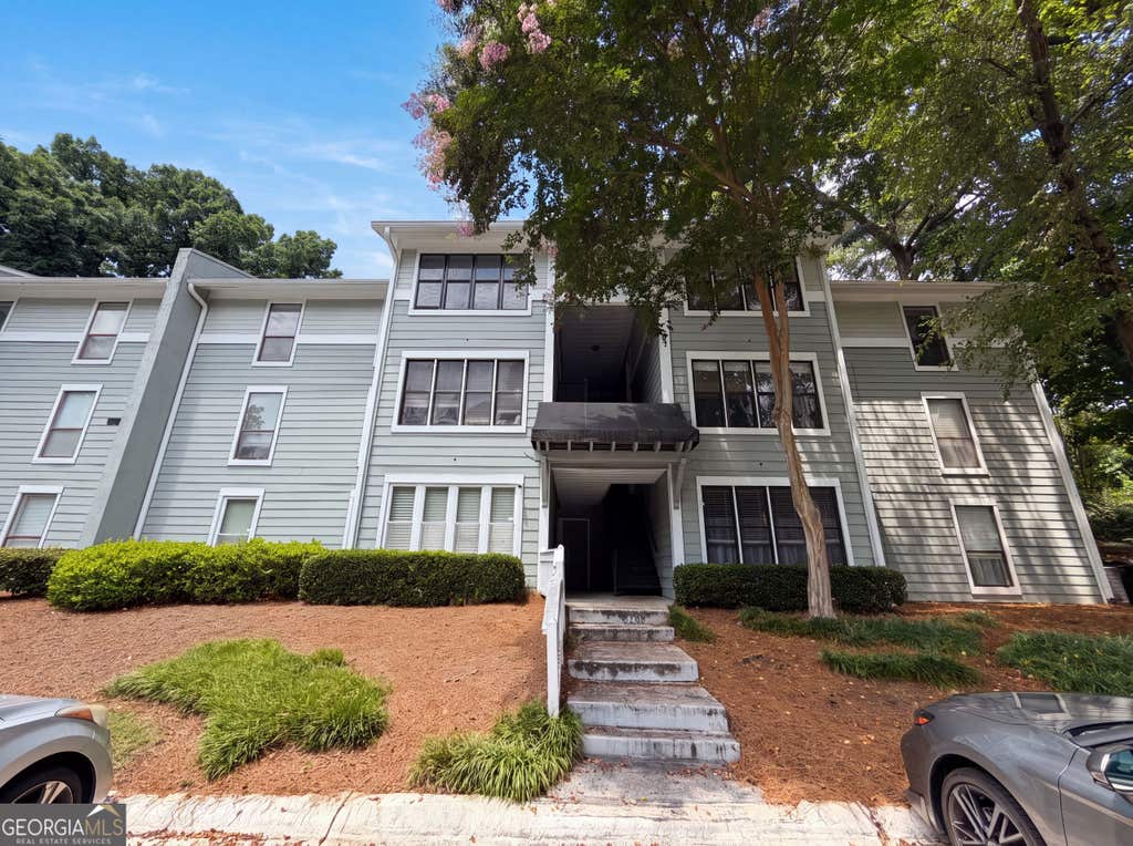 Photo of 216 Summit North Drive NE, Atlanta, GA 30324 (MLS # 10800051)
