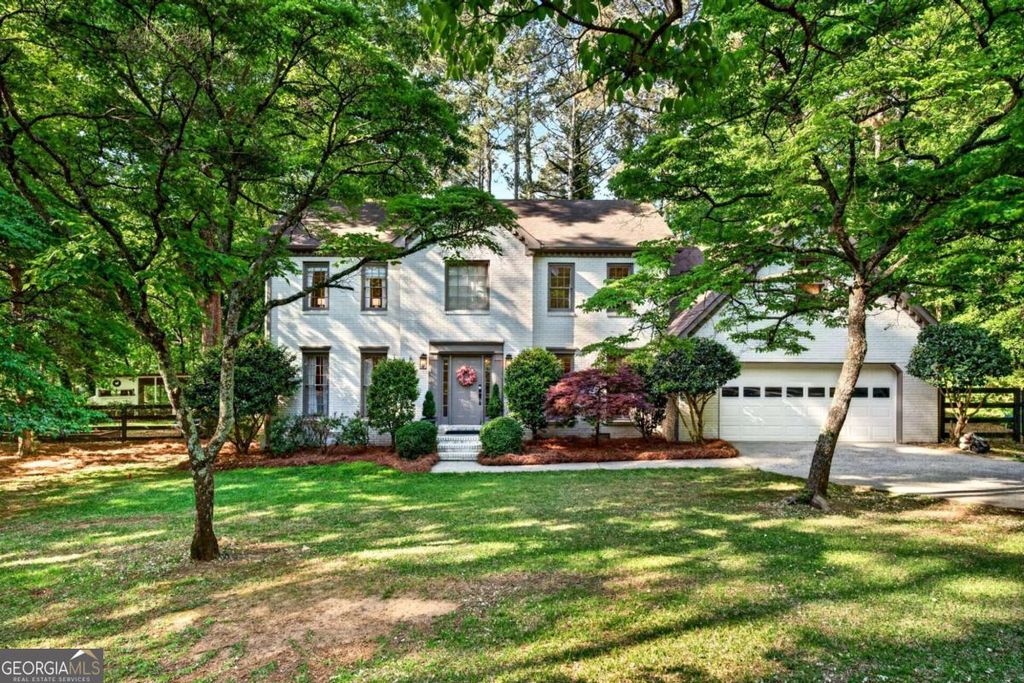 Photo of 16140 Henderson Road, Alpharetta, GA 30004 (MLS # 10741003)