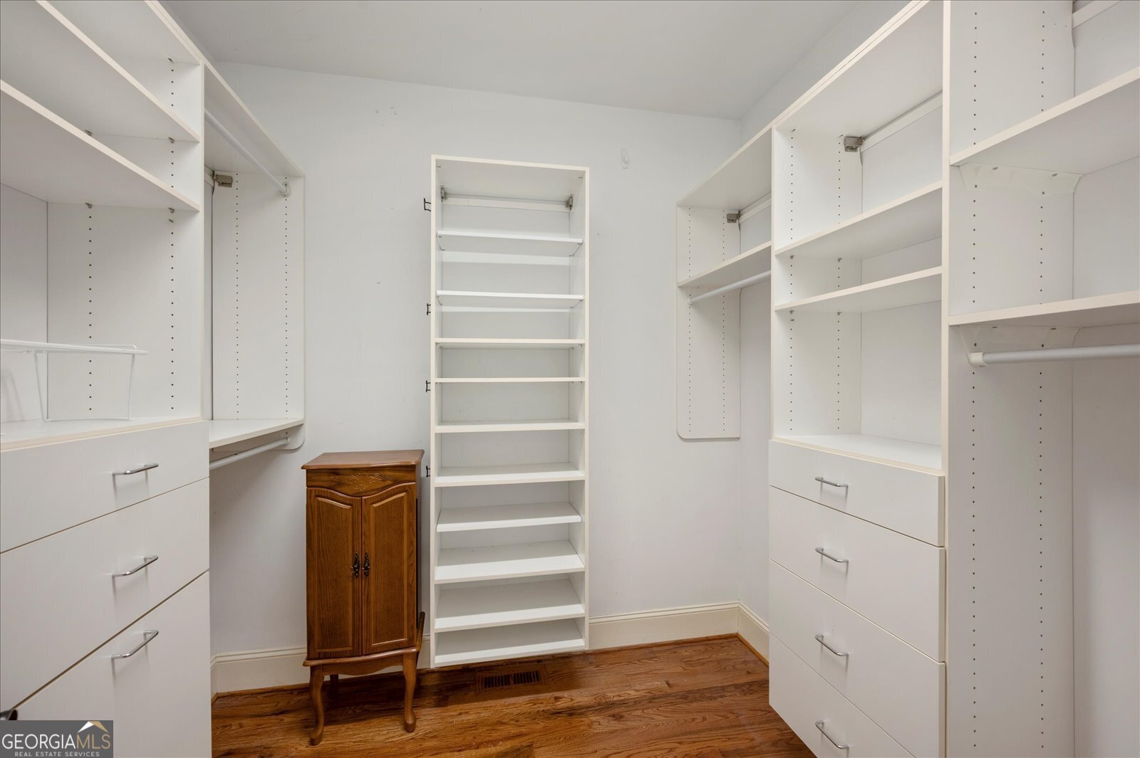 Brookview Manor - Residential