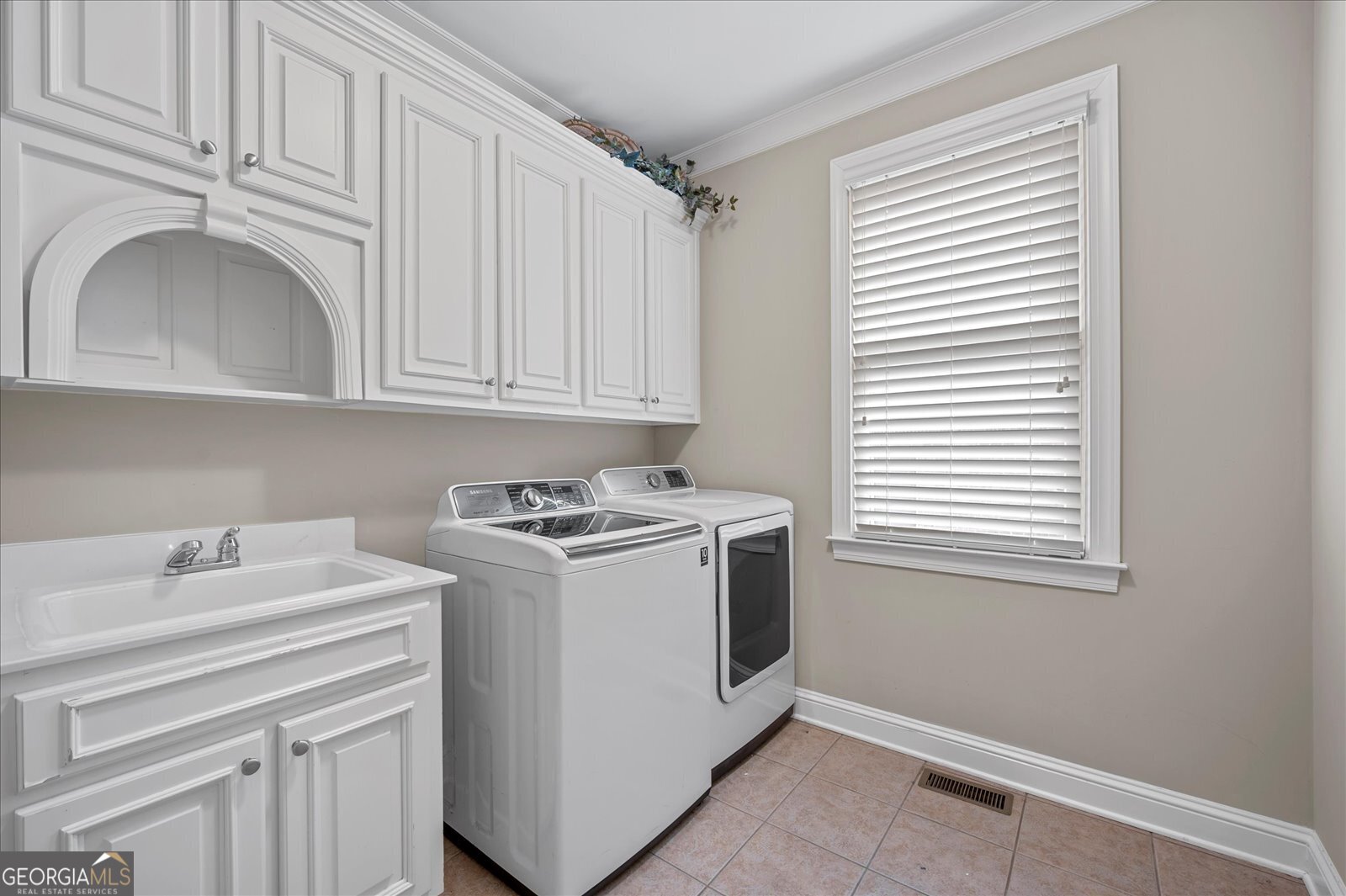 Brookview Manor - Residential