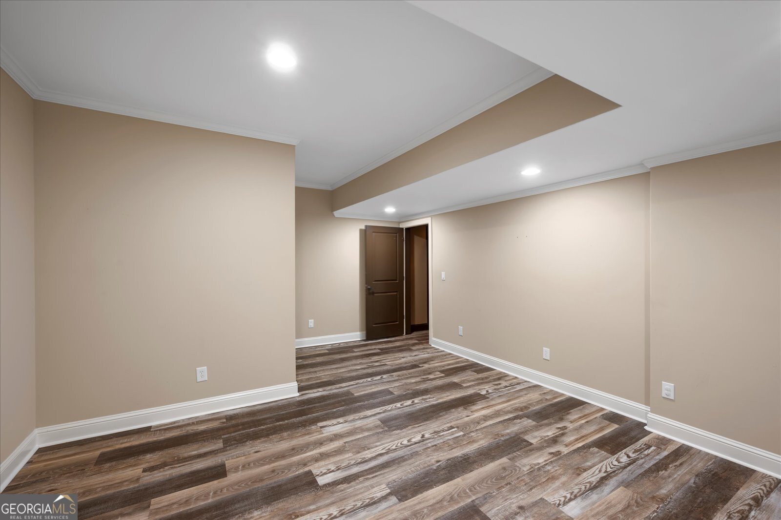 Brookview Manor - Residential