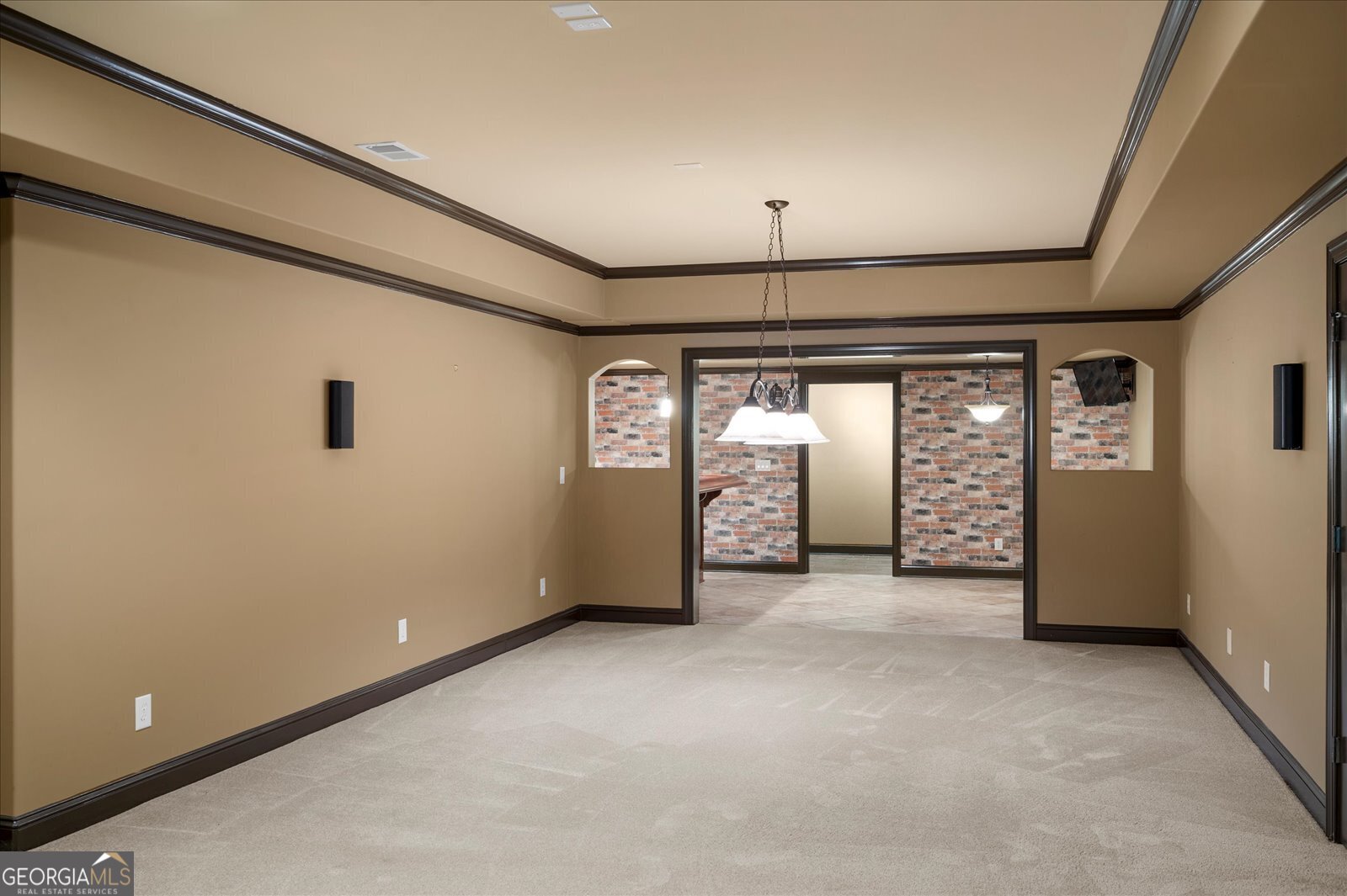 Brookview Manor - Residential