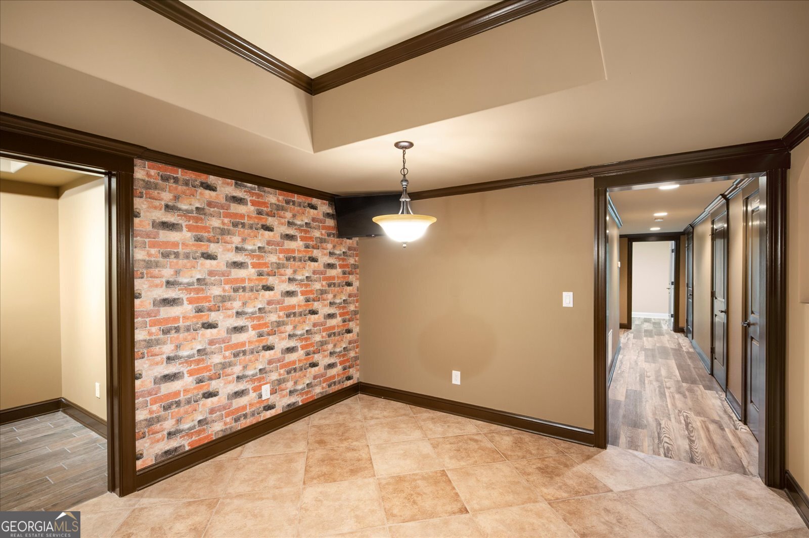 Brookview Manor - Residential