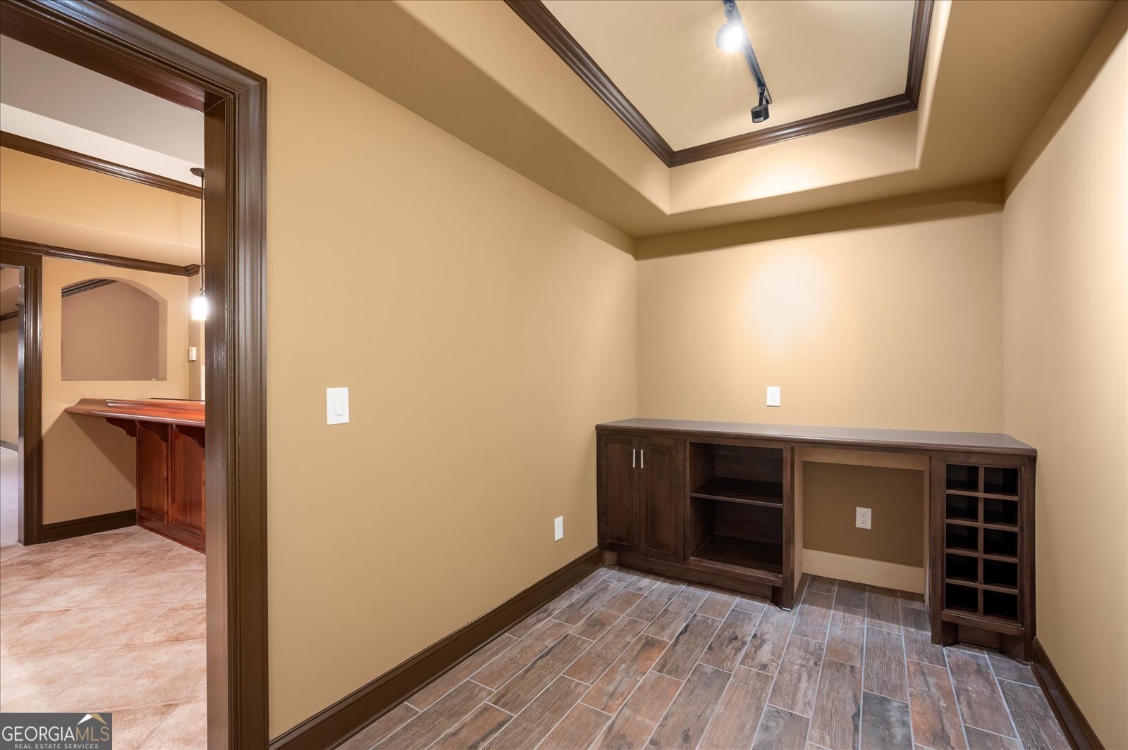 Brookview Manor - Residential