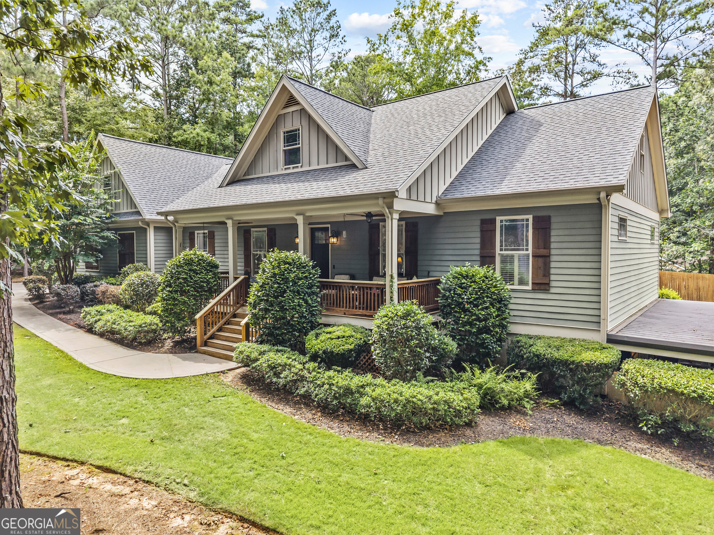135 Phoenix DR