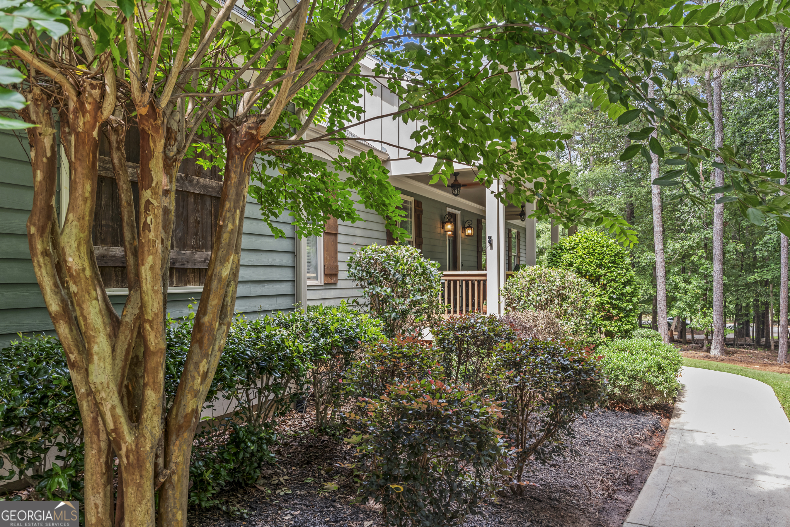 135 Phoenix DR