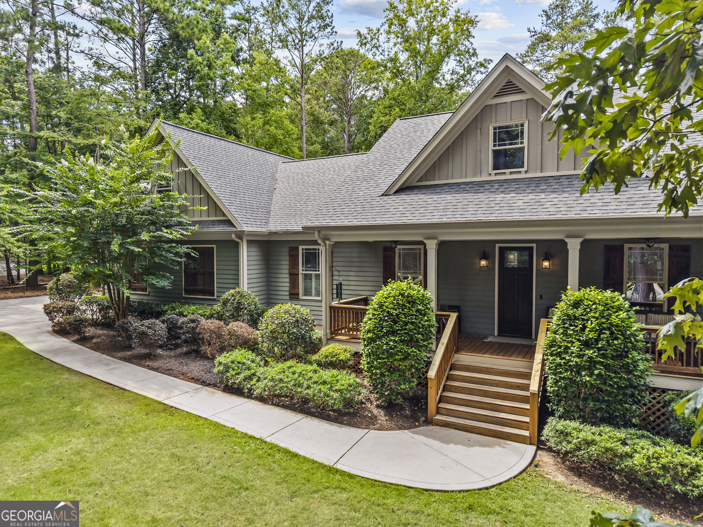 135 Phoenix DR