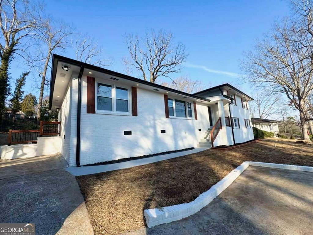 Photo of 2608 Hawthorne Place NE, Atlanta, GA 30345 (MLS # 10691044)