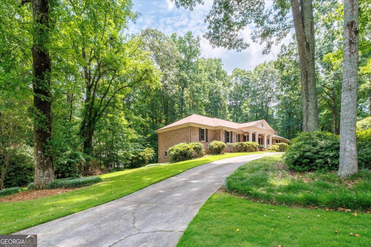6141 Windsong WAY