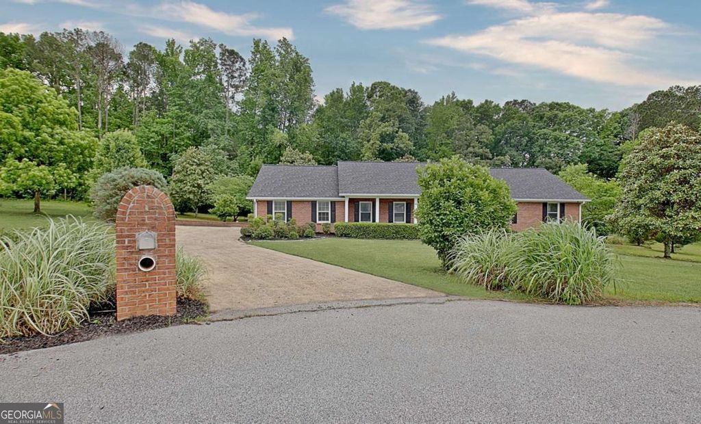 Photo of 105 Walden Way, Fayetteville, GA 30214 (MLS # 10761729)