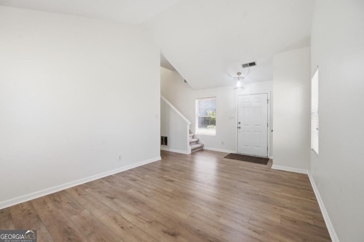 5599 Tunbridge Wells RD