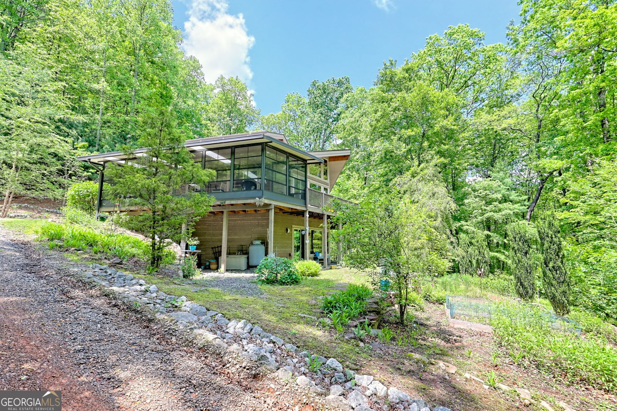 203 Nichols BR