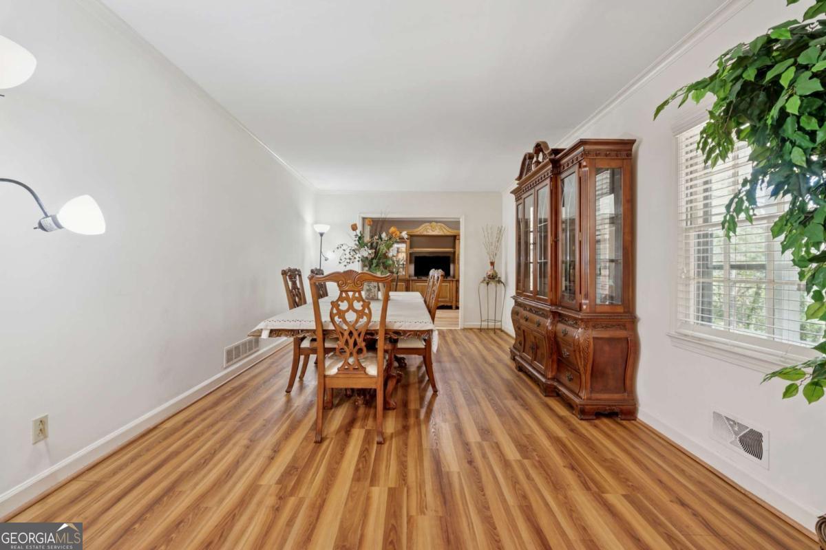 1387 Springdale RD