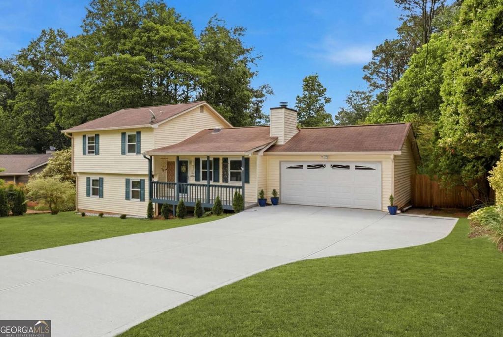 Photo of 338 Arbour Way, Suwanee, GA 30024 (MLS # 10765772)