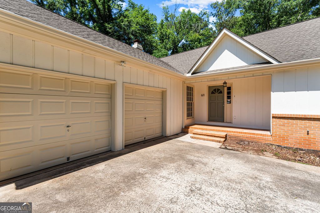 Photo of 611 Fairmont Drive, Macon, GA 31210 (MLS # 10799709)