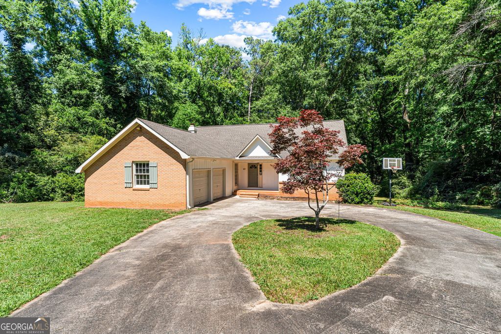 Photo of 611 Fairmont Drive, Macon, GA 31210 (MLS # 10799709)