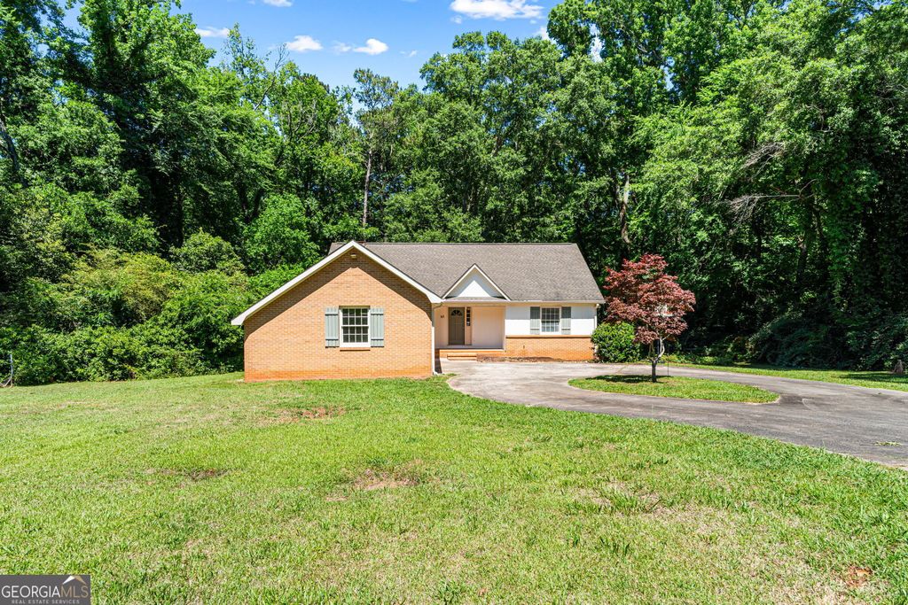 Photo of 611 Fairmont Drive, Macon, GA 31210 (MLS # 10799709)
