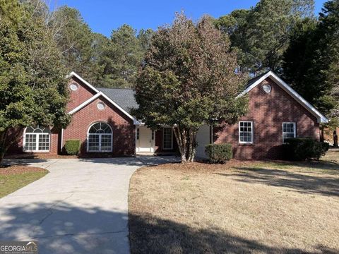 Townhouse in Loganville GA 5455 Forest Falls Drive.jpg