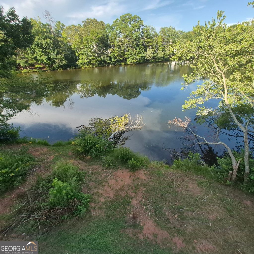Photo of 512 Bishop Ct, Commerce, GA 30529 (MLS # 10807952)